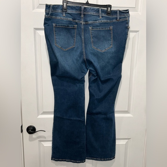 Torrid Women's Size 24R Luxe‎ Slim Bootcut Jeans Dark Wash Denim Stretch - Picture 3 of 4